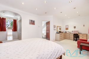 Photo 33- click for photo gallery